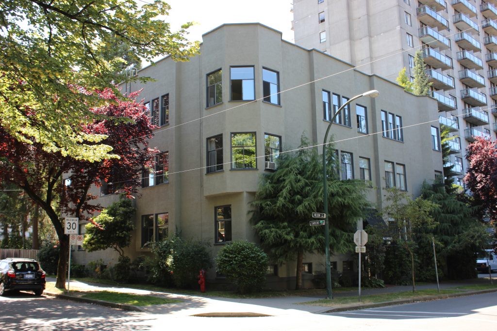​The Lincoln Apartments
1606 Nelson Street, Vancouver, BC
Rental Apartment / 13 Suites
SOLD: $7,200,000 (2016)