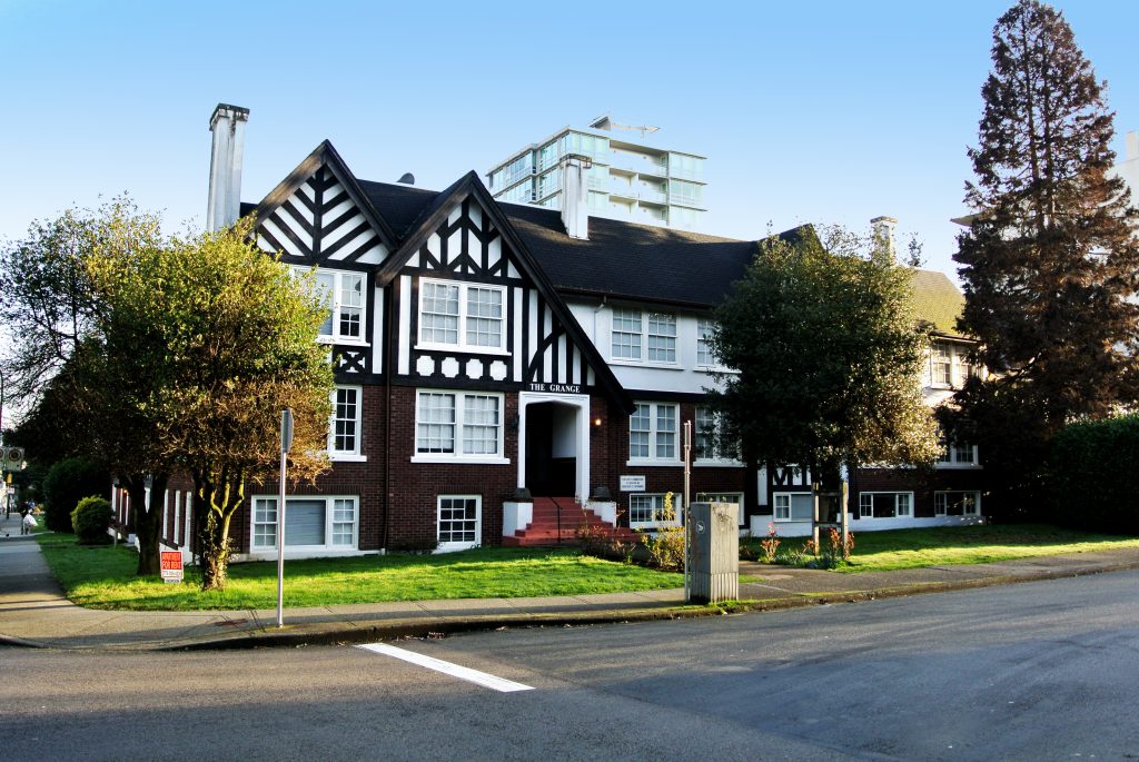 The Grange Apartments
1395 West 14th Avenue, Vancouver, BC
Rental Apartment / 22 Suites
SOLD OVER ASKING $9,350,000 (2016)