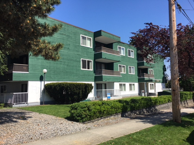 Cedarvale Apartments
311 Ash Street, New Westminster, BC
Rental Apartment | 27 Suites
SOLD: $6,480,000 (2018)