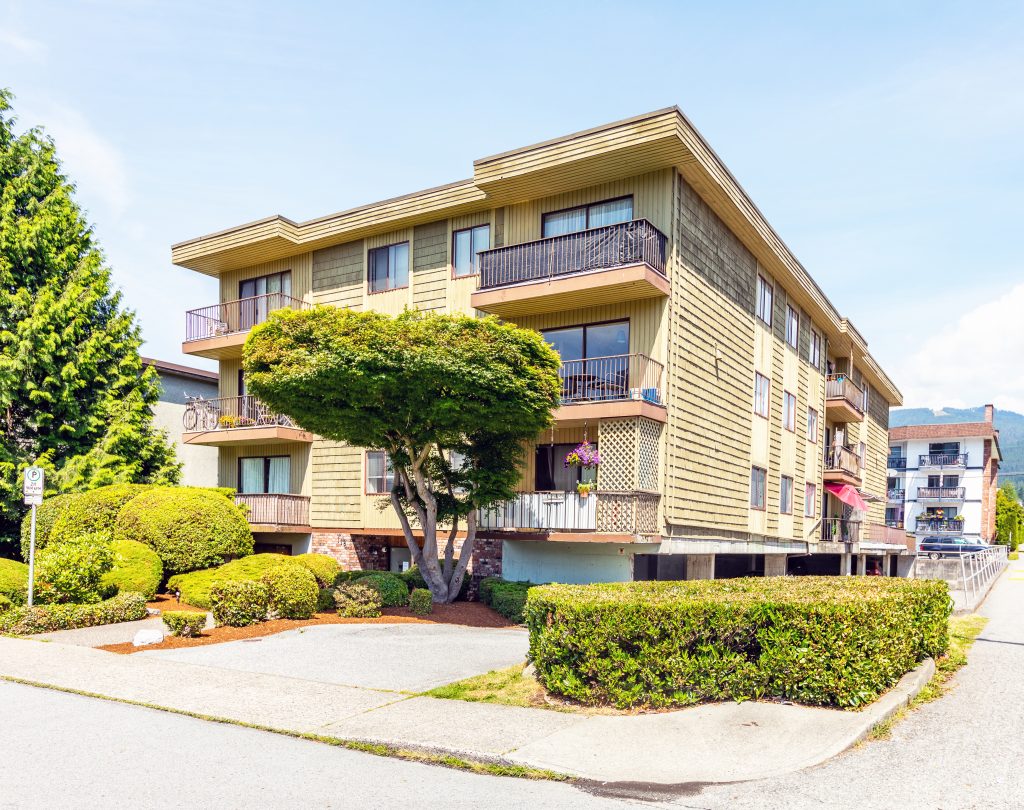 118 West 18th Street, North Vancouver, BC
Apartment Building | 21 Suites
Located in Central Lonsdale

Status: Sold (November 2021)